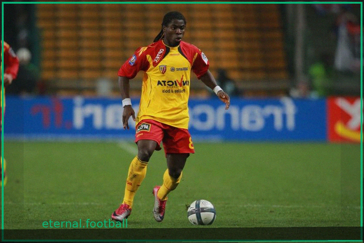 Serge Aurier Named Assistant Coach for Racing Club de Lens U15 Team